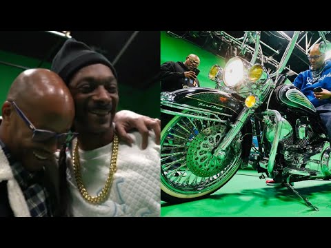 ???? Snoop Dogg surprises Warren G with a motorcycle and El Camino for his 50th birthday