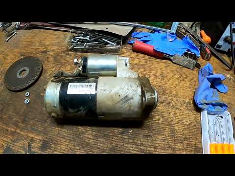 New Holland TC33DA - Starter Removal and Installation