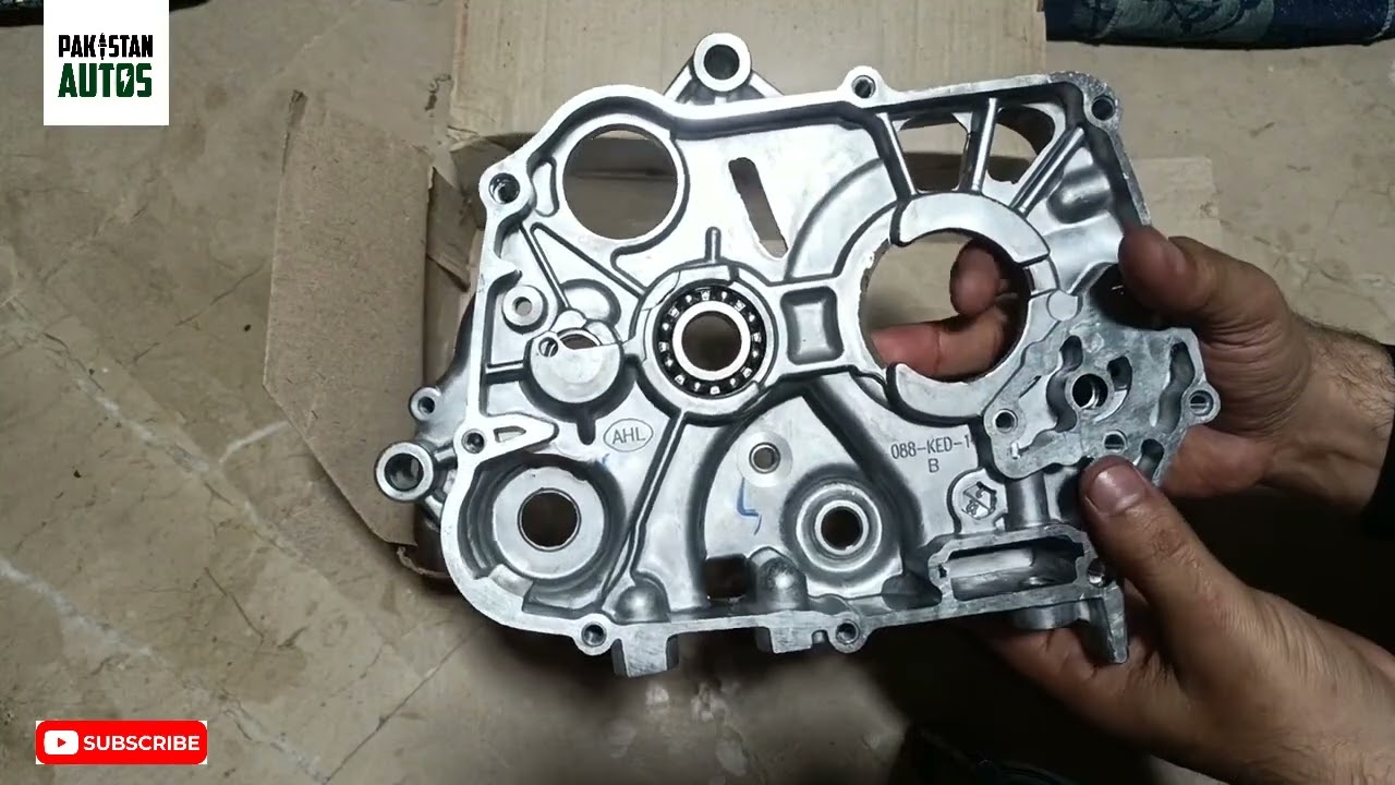 Unboxing of honda cd 70 crank case right (oil bolt engine pala).#pakistanautos#cd70 #euro#hondacd70