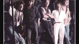 REO Speedwagon - Ridin&#39; the Storm Out (Live - 1982)
