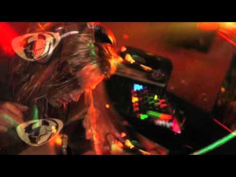 DJ JEFFEE - late 90's Intro Theme!