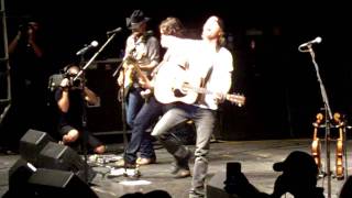 Dierks Bentley Am I the Only One Live from Music and Miles for Kids