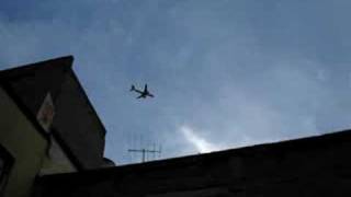 preview picture of video 'Mexicana Airlines Overflying Mexico city'