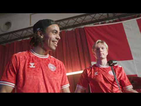 EM-sangen: Behind the scenes