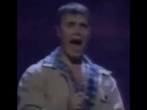 WOW! Incredible Gary Barlow hits easily a D6 (vocal range -4 octaves)