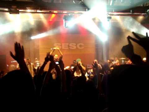 Emicida - Triunfo ao vivo (Sesc Pompeia - Part. Rael da Rima,Kamal, Criolo Doido e Dan Dan).MPG