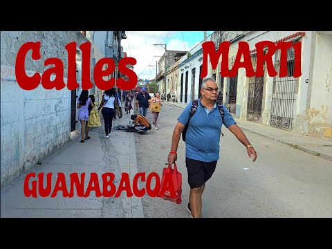 Caminando.Calle Marti GUANABACOA.La Habana Cuba 