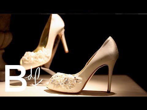 download lagu mp3 mp4 Freya Rose Wedding Shoes, download lagu Freya Rose Wedding Shoes gratis, unduh video klip Freya Rose Wedding Shoes