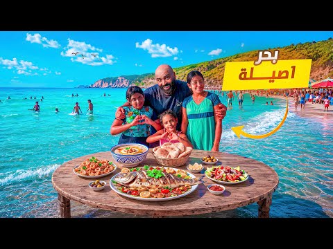     قضيت يوماً صيفياً ساحراً في أصيلة… بحر أزرق، أجواء رائعة، وألذ سمك تذوقته! 😍
