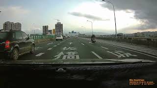 [討論] 假日三寶 利用減速車道超車