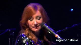 Tori Amos - 22. Jeanette, Isabella/Holly, Ivy and Rose, live in Paris, 05-10-11.
