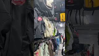Le fameux shopping fake à Hanoï? #hanoi #vietnam #shopping #…