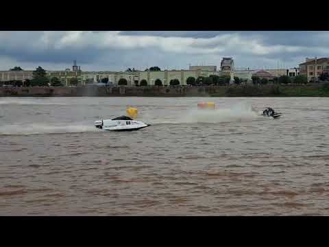 Formula Lights drivers racing in the Red River Rumble F1 Powerboat Showdown