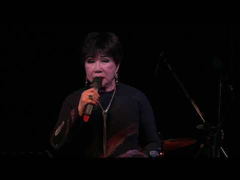 Thể hiện bởi Lệ Thu