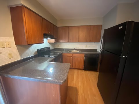 Chez Paree - Updated Townhome