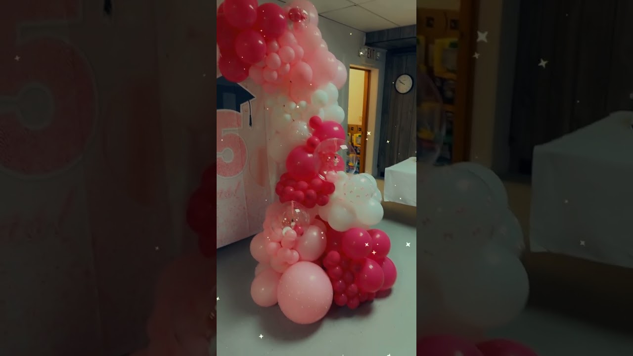 Hello kitty grad party balloon garland by Best Balloons & Beautiful Bites 🤩😍❤️🩷