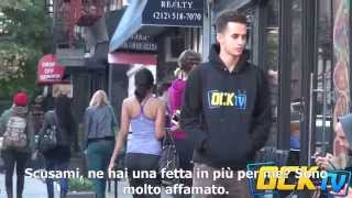 N.Y. free pizza  social experience (Italian)