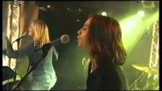 Bài hát Invincible - Nghệ sĩ trình bày Emma Bunton