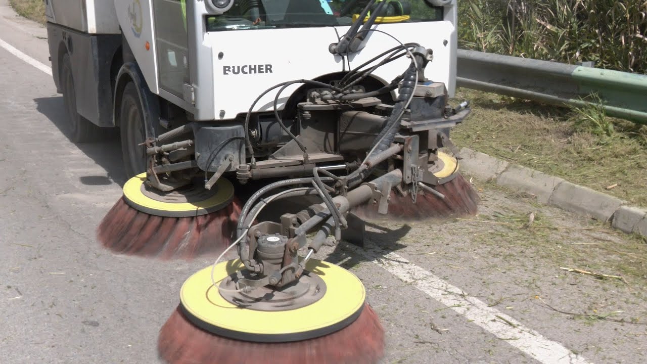 Trabajos de limpieza de caminos y desbroces de carretera