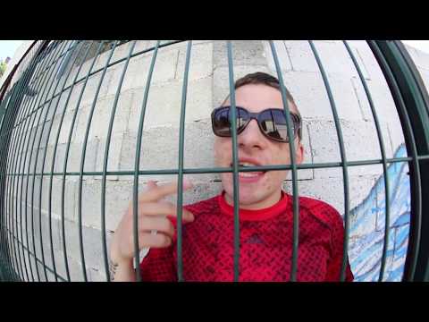 01 Mom4eto - Ланец На Врата Ти (Official Video)