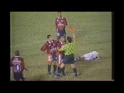 ITAPERUNA 2 X 3 VASCO CAMPEONATO CARIOCA 1997 TECNICO TIRA A ROUPA EM PROTESTO COTRA O ARBITRO