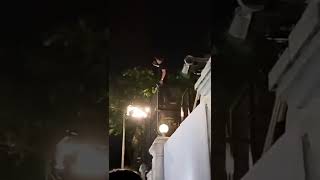 LIVE🎥 SHAH RUKH KHAN greets fans at Mannat on birthday | #happybirthdaysrk