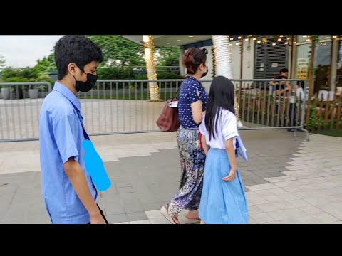 Capela + Reunião de fim de ano letivo entre pais, professores e alunos + compras de supermercado com diversão no parque infantil