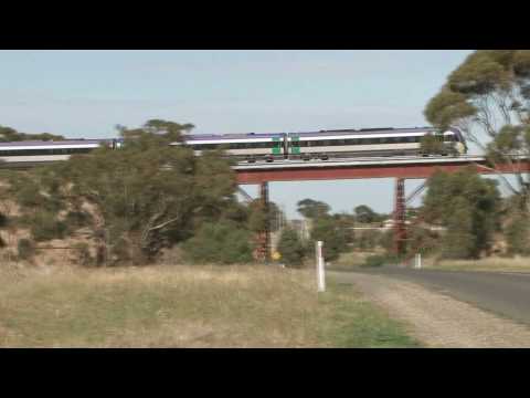 Railways in Australia; V/Line 8111 climbing Ingliston