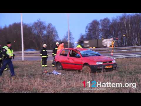 Auto over de kop A28 A50 Hattem - © 112Hattem.org