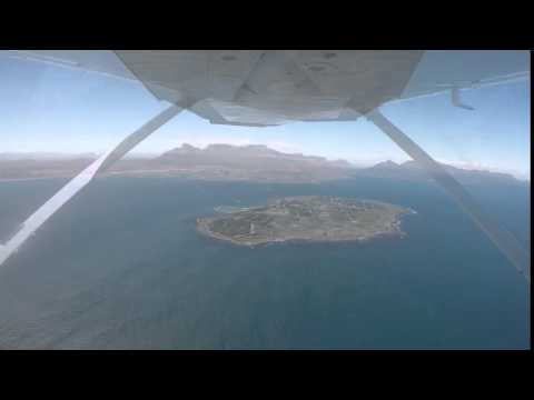 Robben Island and Table Mountain in 12 secs in a Cessna 172