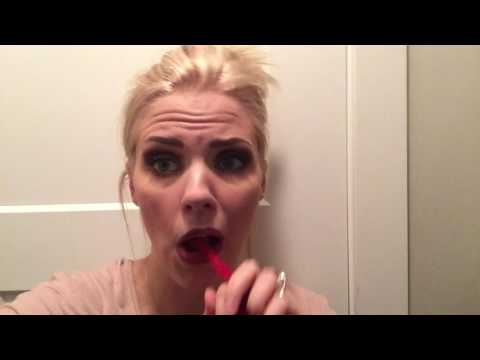 SUMS UP MOTHERHOOD IN 34 SECONDS