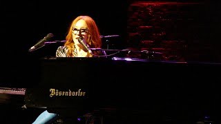 Tori Amos - Butterfly (Prague 11/06/2014)