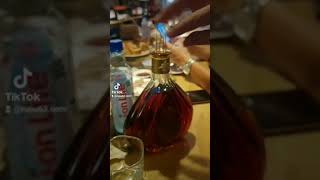 How to Open an old broken cork whisky/cognac with Toothpick - by ruou63.com