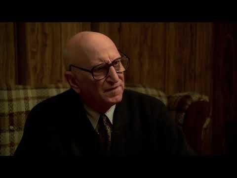 Junior nincs megelégedve azzal, amit a Tv-ben látott - Maffiózók