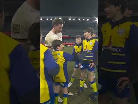 TOP 14 - J16: Thibaud Flament donne de son temps pour prendre des photos avec les jeunes auvergnats