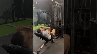 CURL TUMBADO EN BANCO INCLINADO