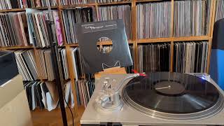 Trackdigger tracked 0435 B1 „Dancemofo“ from the The Green Jam Ep by Funky Transport