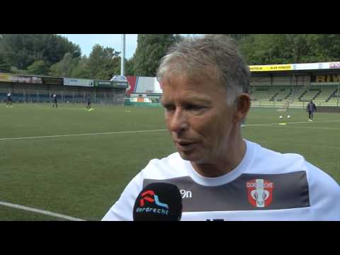 Harry van den Ham geeft eerste training aan FC Dordrecht