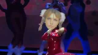 Miley Cyrus - SMS (Bangerz) &amp; 4x4 [Live in Madrid 2014]