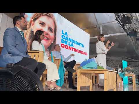 Laura Fernandez habla en Grecia de Alajuela