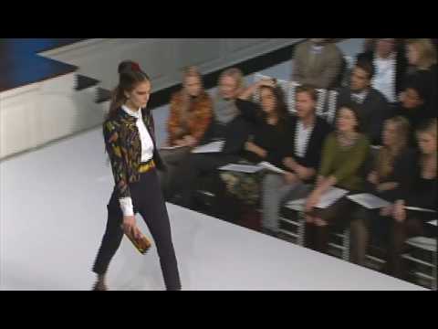 Oscar de la Renta Pre-Fall 2010 Runway Show Part 1