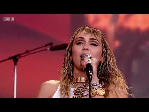 Miley Cyrus - Black Dog - (Led Zeppelin Cover) [Live at Glastonbury 2019)