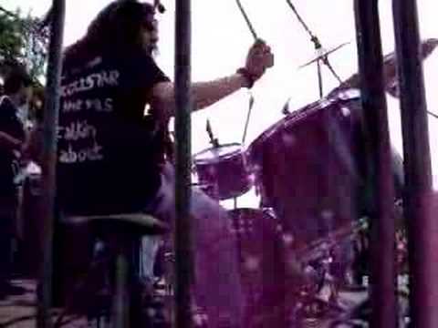 Superdrums Playing paranoid Live