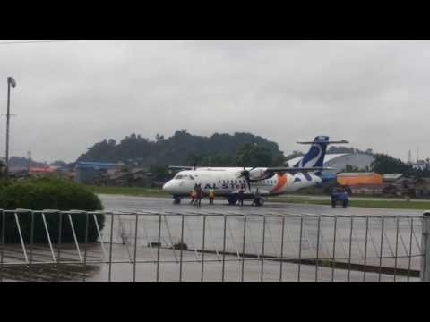AIRPLANE ATR42 Landing in Borneo - Pesawat Terbang Kalstar