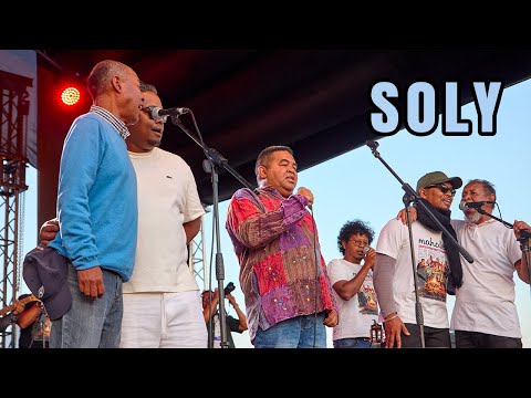 𝐒𝐎𝐋𝐘 - 𝐌𝐀𝐇𝐀𝐋𝐄𝐎, 𝐒𝐀𝐌𝐎𝐄𝐋𝐀, 𝐁𝐄𝐍𝐍𝐘 & 𝐁𝐄𝐁𝐄𝐘 (Revirevy Mody Masaoandro 2024)