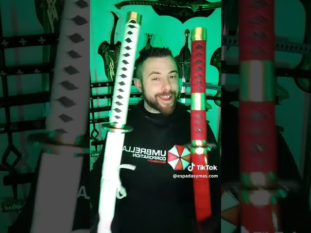 Vídeo relacionado con FÉENOMENN Katana One Piece Pack Zoro 3 Espadas (ENMA, WADO ICHIMONJI, SANDAI KITETSU) - Hoja de Madera - Soporte Japonés Incluido