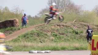 preview picture of video 'Supermoto auf dem Flugplatz Stendal-Borstel'