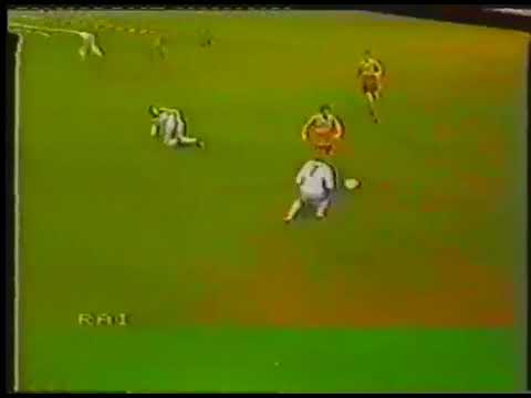 Rudi Voller (Werder Bremen) - 03/11/1982 - Brage-NOR 2x6 Werder Bremen - 1 gol