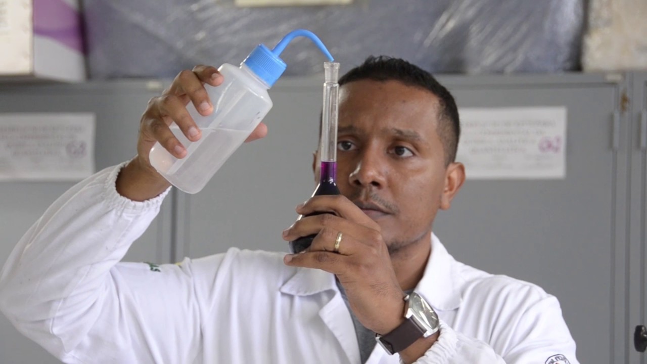 Química Analítica Experimental 2: Volumetria de Oxirredução