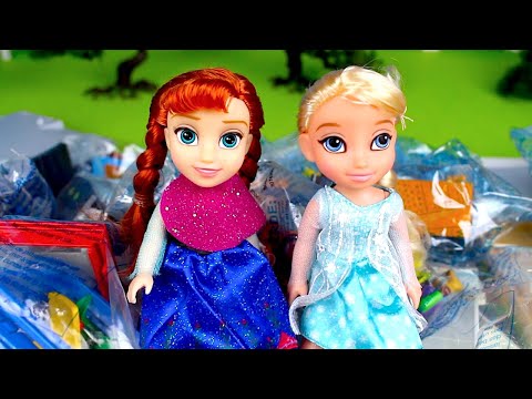Elsa and Anna  Play with Playmobil City Life Furnished School Building Toy for Kids Video